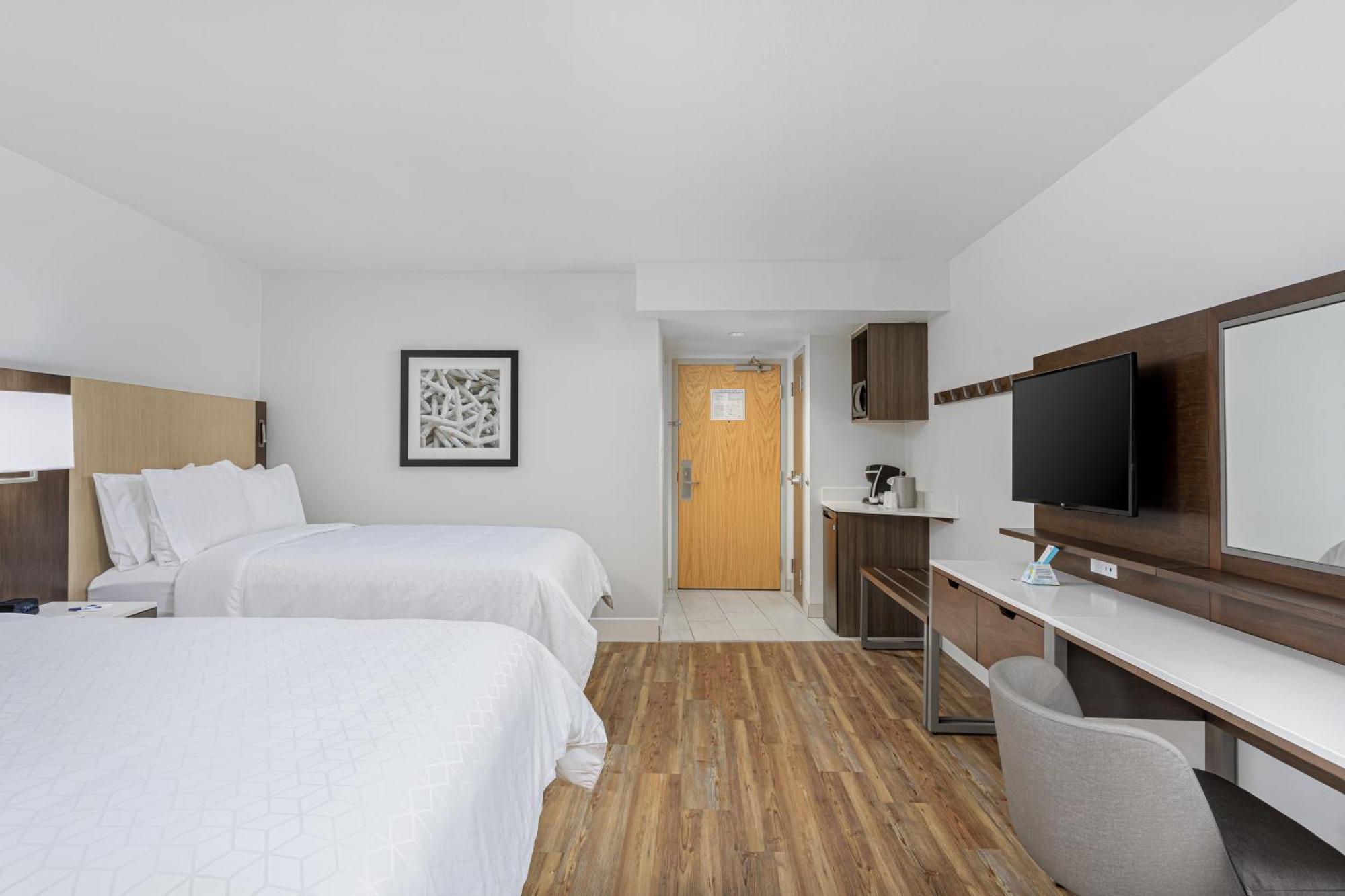 Standard Queen Room Two Queen Beds