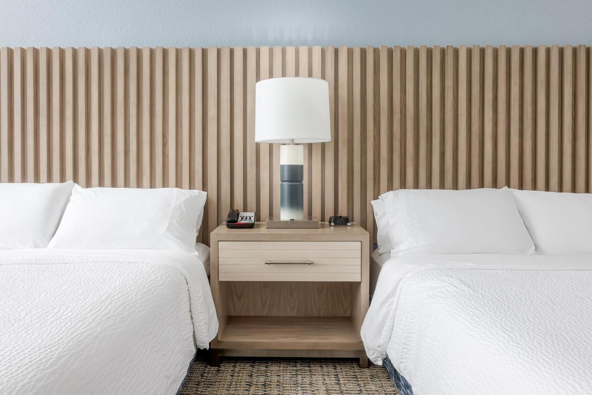 Queen Room Two Queen Beds Pool Side
