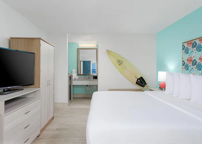 Surf & Sand Hotel - Free Hot Breakfast & Rentals Pensacola Beach
